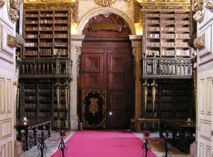 Ingang universiteitsbieb Coimbra